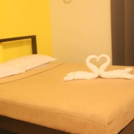 Negrense Suites Bacolod Zewnętrze zdjęcie