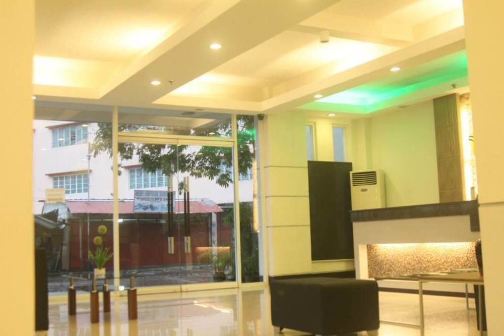 Negrense Suites Bacolod Zewnętrze zdjęcie