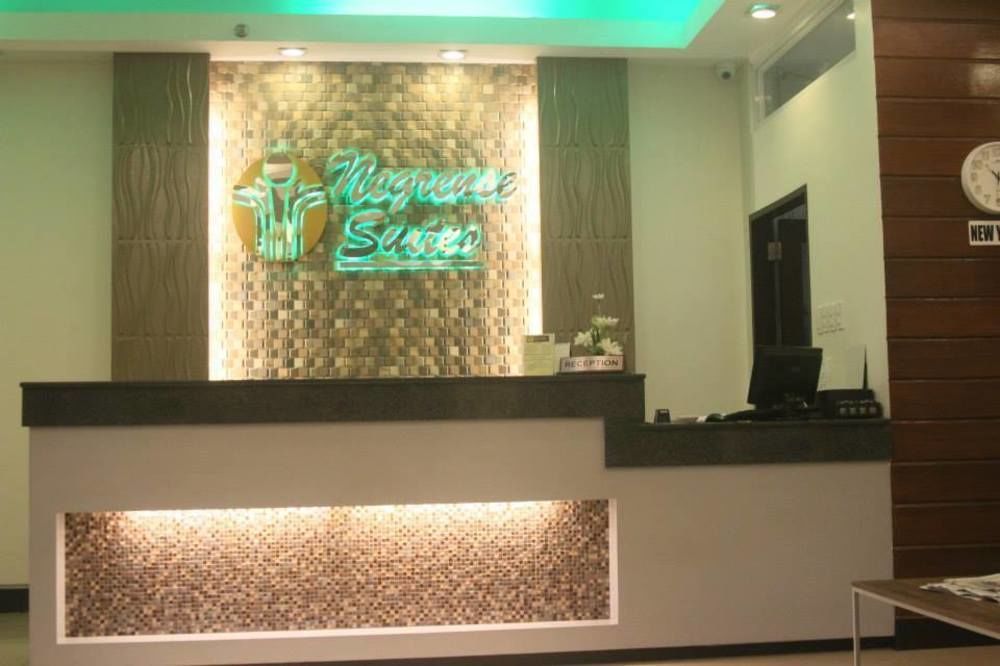 Negrense Suites Bacolod Zewnętrze zdjęcie