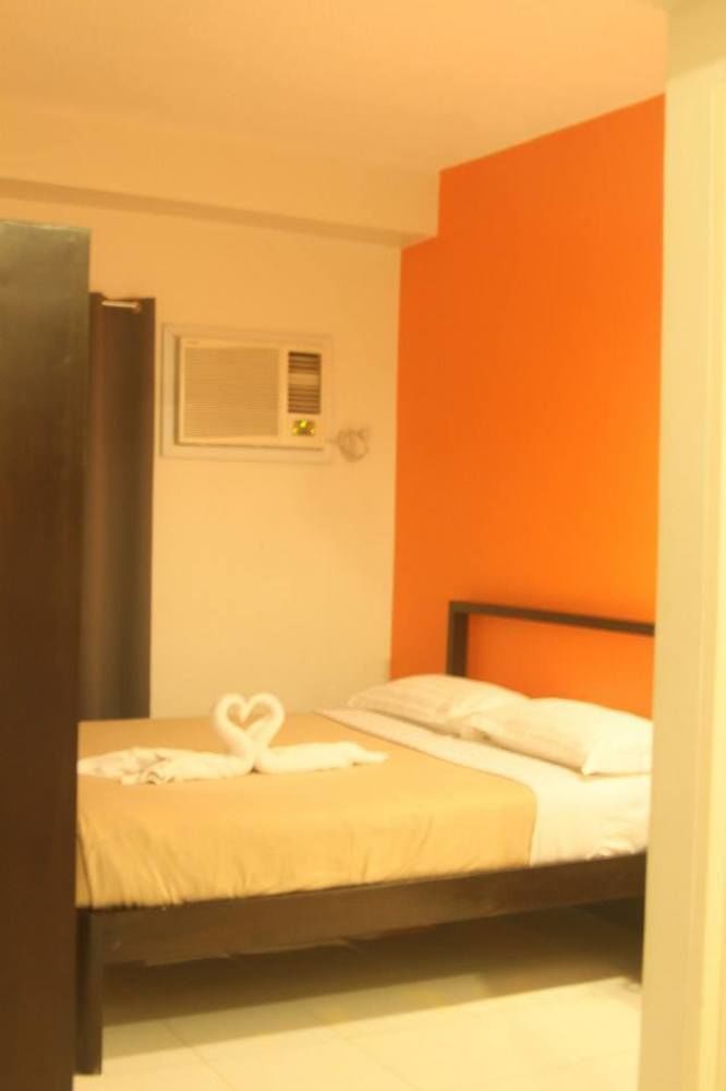Negrense Suites Bacolod Zewnętrze zdjęcie