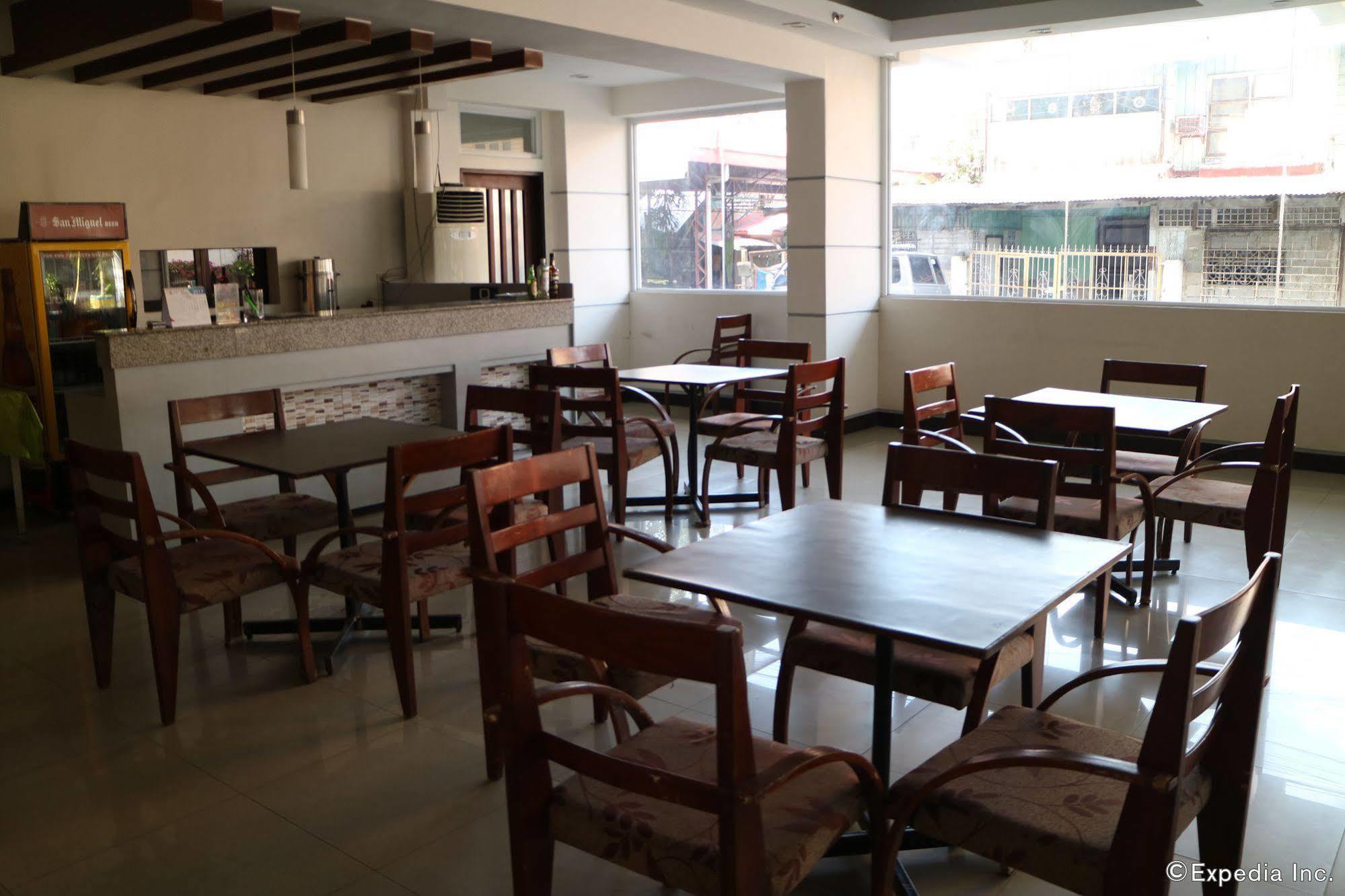Negrense Suites Bacolod Zewnętrze zdjęcie
