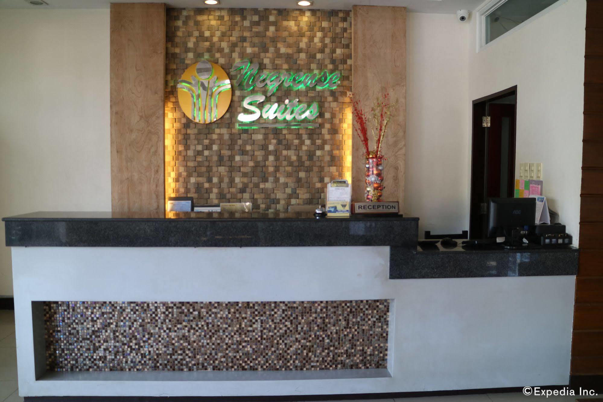 Negrense Suites Bacolod Zewnętrze zdjęcie